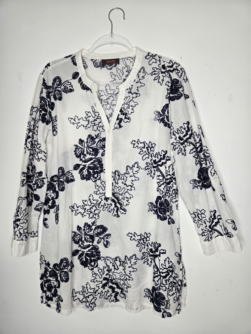 FORCYNTHIA Beachwear White Navy Embroidered Roll Tab Floral Tunic Top Women Sz L